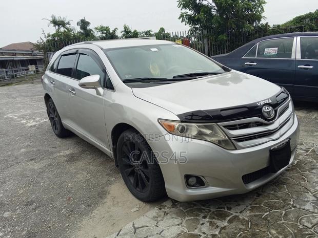 Toyota Venza LE 2009 Silver