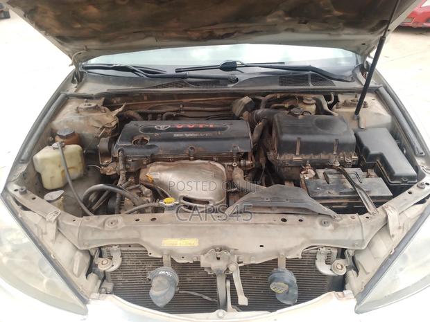 Toyota Camry 2004 Silver