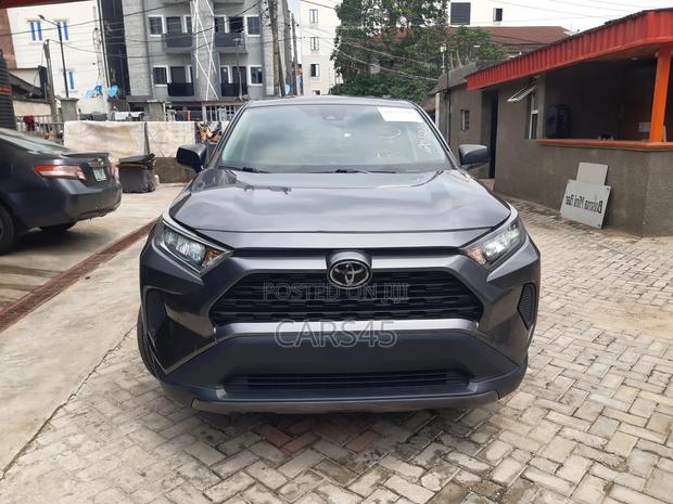 Toyota RAV4 2022 Gray