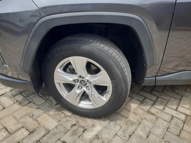 Toyota RAV4 2022 Gray