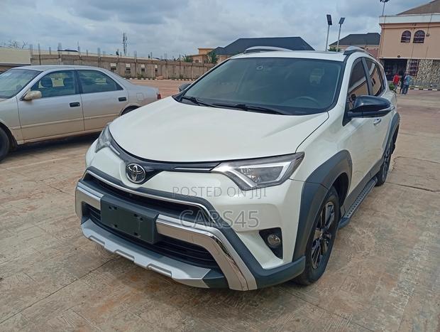 Toyota RAV4 2019 Off white