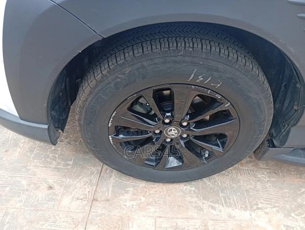 Toyota RAV4 2019 Off white