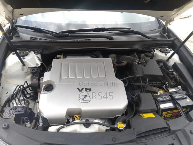 Lexus ES 2013 White