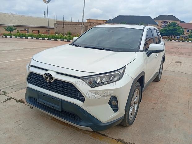 Toyota RAV4 2020 Off white