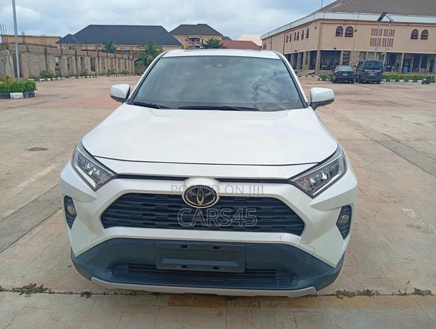 Toyota RAV4 2020 Off white
