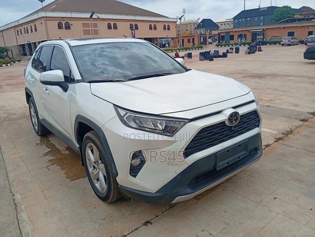 Toyota RAV4 2020 Off white