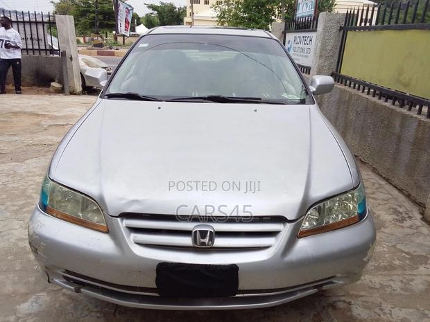 Honda Accord 2002 Silver