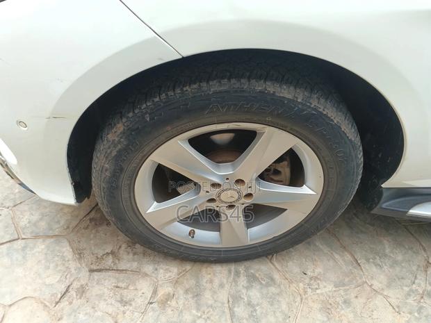 Mercedes-Benz GLE-Class 2016 Off white