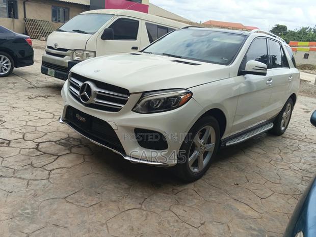 Mercedes-Benz GLE-Class 2016 Off white