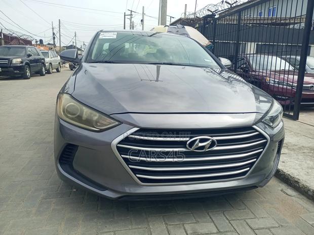 Hyundai Elantra SE 2018 Silver