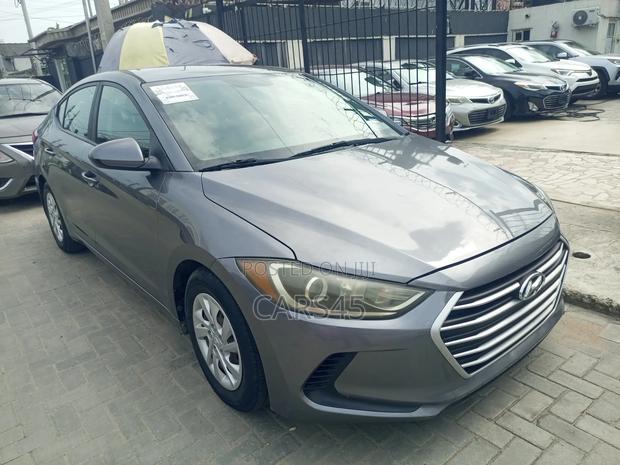 Hyundai Elantra SE 2018 Silver