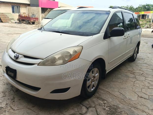 Toyota Sienna 2007 Off white