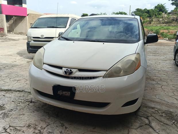 Toyota Sienna 2007 Off white