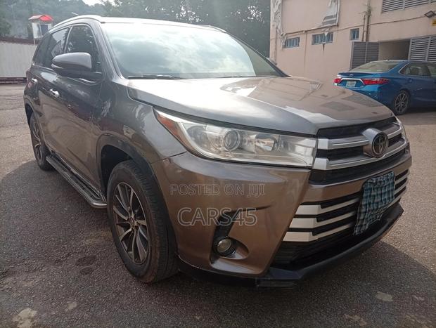 Toyota Highlander 2018 Gray