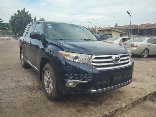 Toyota Highlander 2013 Blue