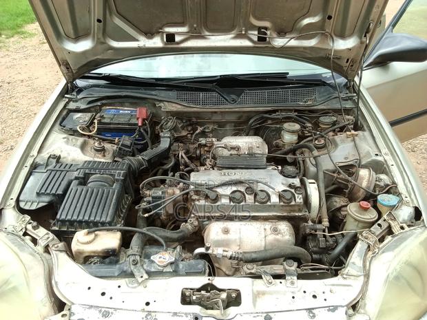 Honda Civic 2000 Gold