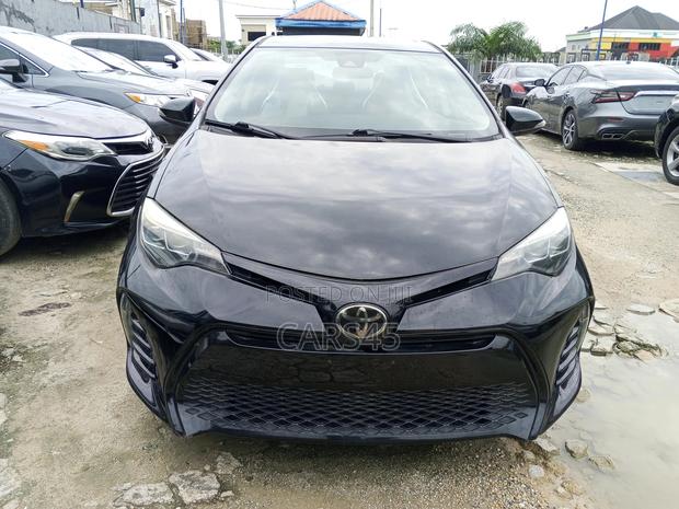 Toyota Corolla SE (1.8L 4cyl 2A) 2018 Black