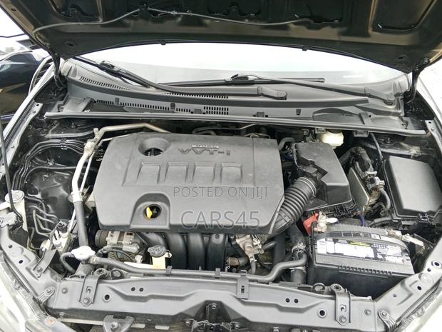 Toyota Corolla SE (1.8L 4cyl 2A) 2018 Black