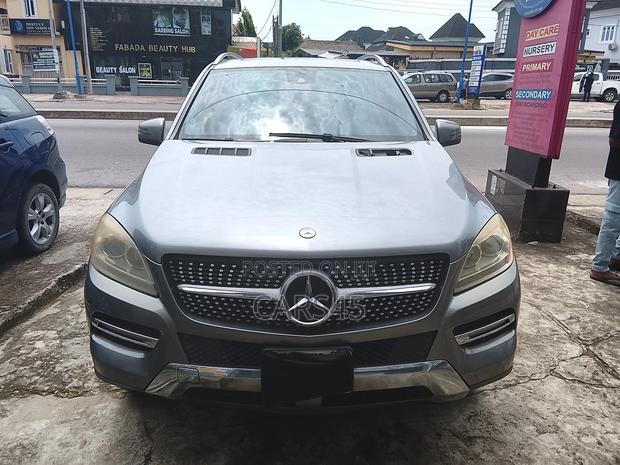 Mercedes-Benz M Class ML350 4MATIC 4dr SUV AWD (3.5L 6cyl 7A) 2014 Gray