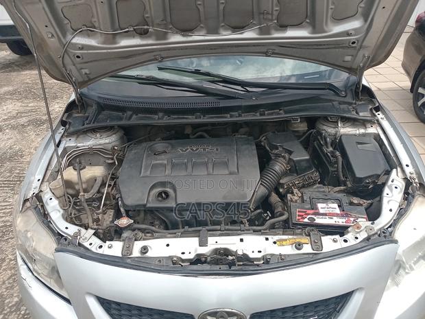 Toyota Corolla 2009 Silver
