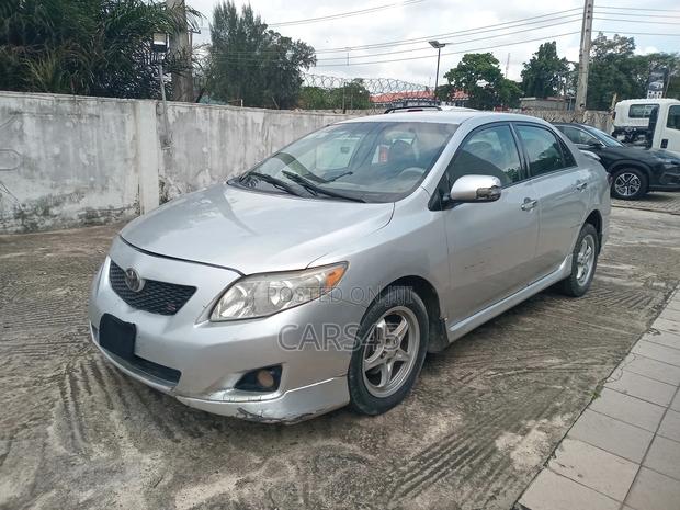 Toyota Corolla 2009 Silver