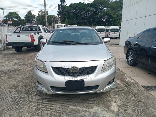 Toyota Corolla 2009 Silver