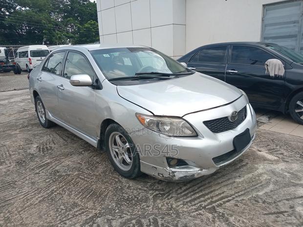 Toyota Corolla 2009 Silver