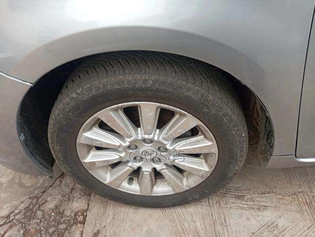 Toyota Sienna 2011 Gray