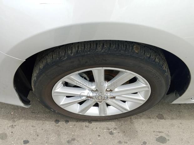 Toyota Camry XLE 4dr Sedan (2.5L 4cyl 6A) 2014 Silver
