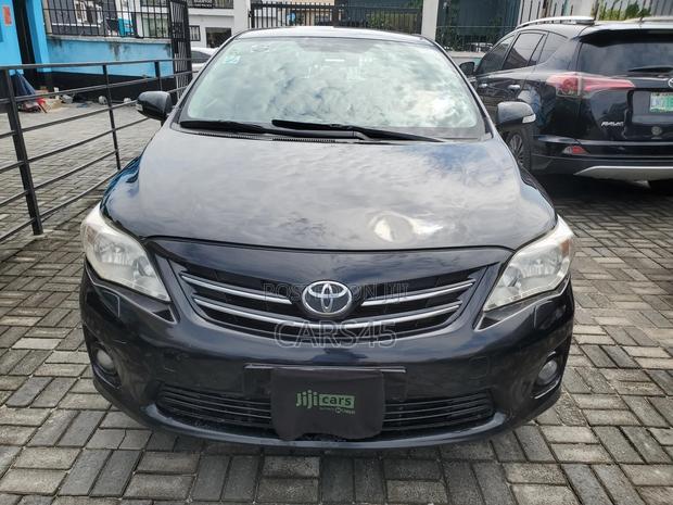 Toyota Corolla 2012 Black