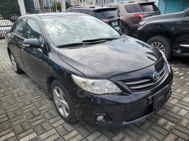 Toyota Corolla 2012 Black