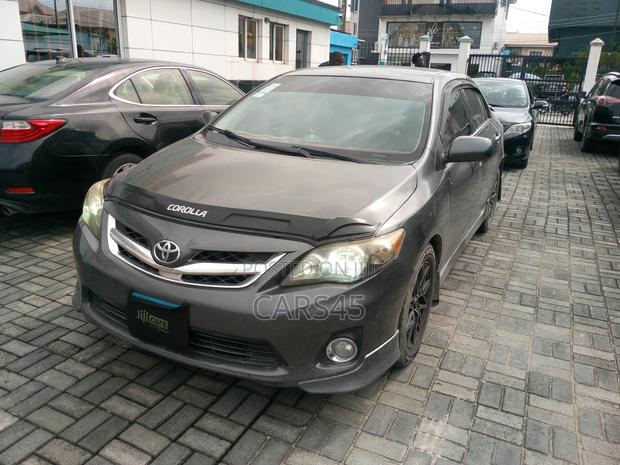 Toyota Corolla 2010 Gray