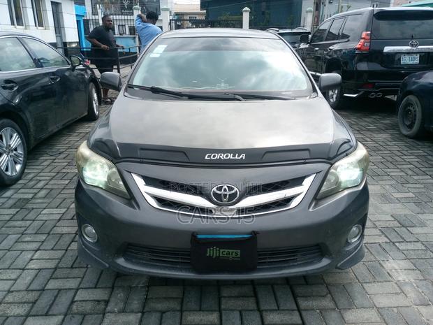 Toyota Corolla 2010 Gray