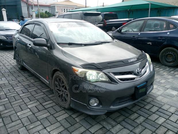 Toyota Corolla 2010 Gray