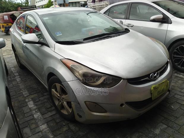 Hyundai Elantra 2012 Silver