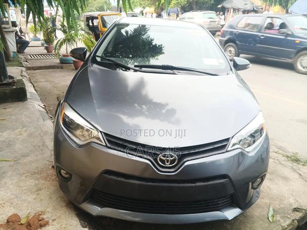 Toyota Corolla 2015 Blue