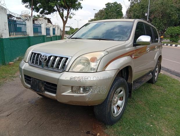Toyota Land Cruiser 2007 Gray