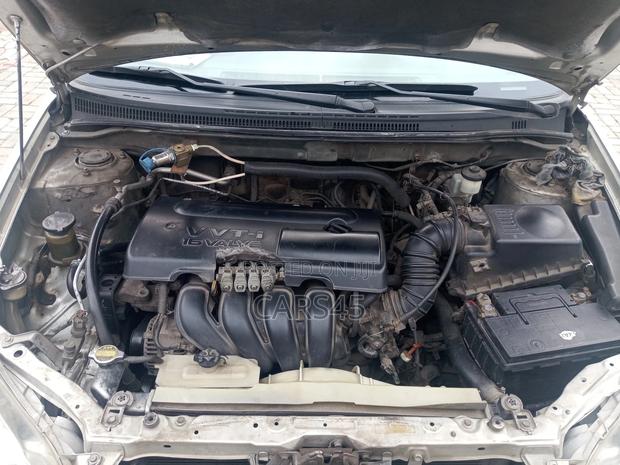 Toyota Corolla 2004 Silver