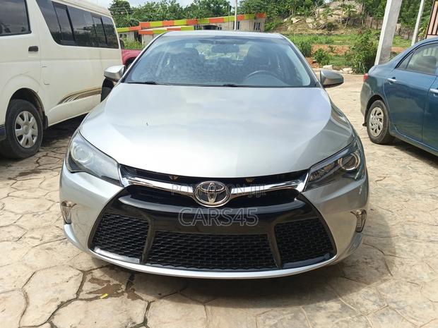 Toyota Camry 2015 Silver