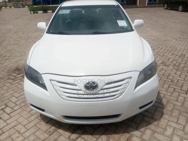 Toyota Camry Base 4dr Sedan (2.4L 4cyl 5M) 2009 White