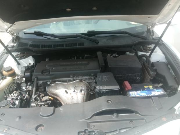 Toyota Camry Base 4dr Sedan (2.4L 4cyl 5M) 2009 White