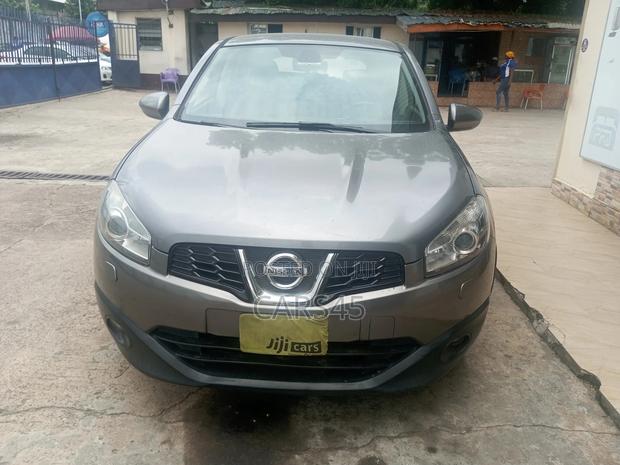 Nissan Qashqai 2013 Gray