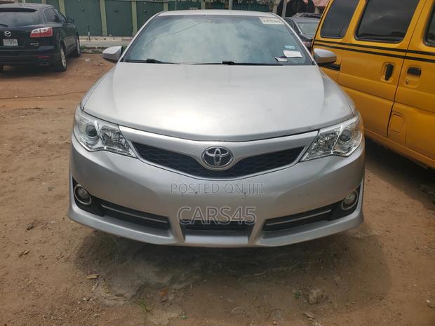 Toyota Camry LE 4dr Sedan (2.5L 4cyl 6A) 2013 Silver