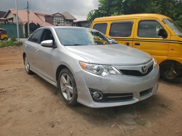 Toyota Camry LE 4dr Sedan (2.5L 4cyl 6A) 2013 Silver