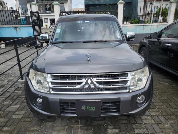 Mitsubishi Pajero 2014 Gray