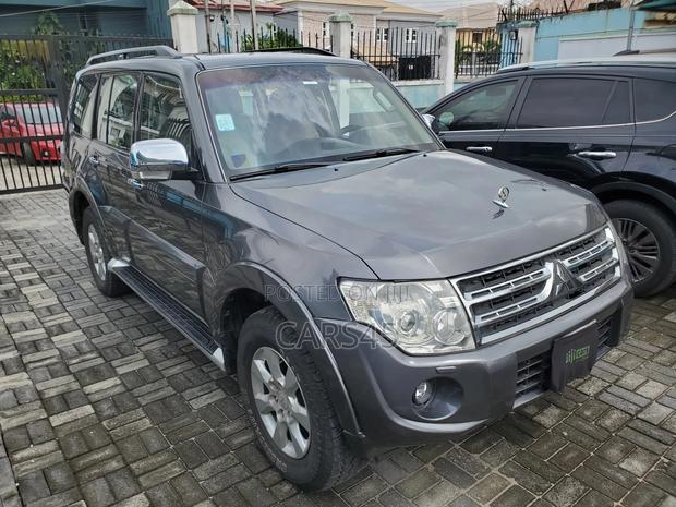 Mitsubishi Pajero 2014 Gray