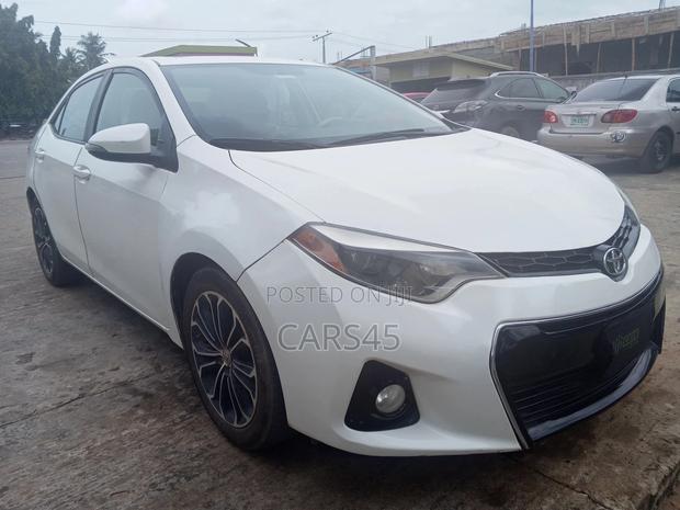 Toyota Corolla 2016 White