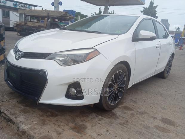 Toyota Corolla 2016 White