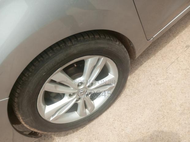 Hyundai Elantra Limited 4dr Sedan (1.8L 4cyl 6A) 2014 Gray