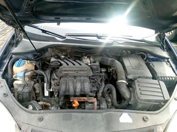 Volkswagen Golf 2005 Blue